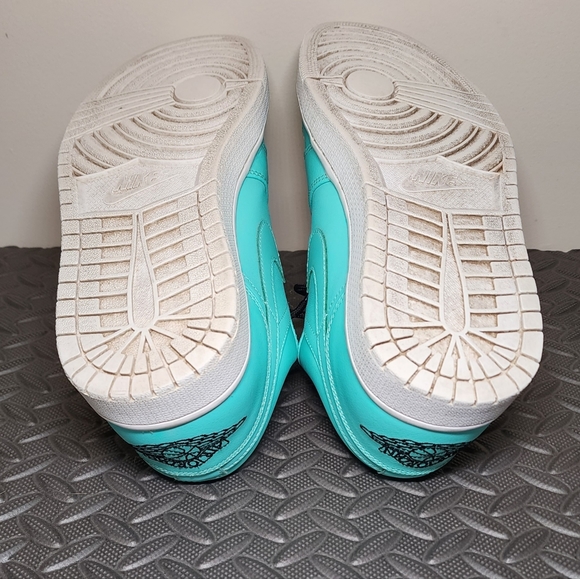 Jordan 1 Retro Low Hyper Turquoise Authentic Collectible - Picture 4 of 10